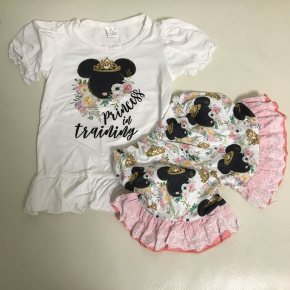 Minnie Mouse super cute outfit shorts t-shirt - Picture 2 of 6